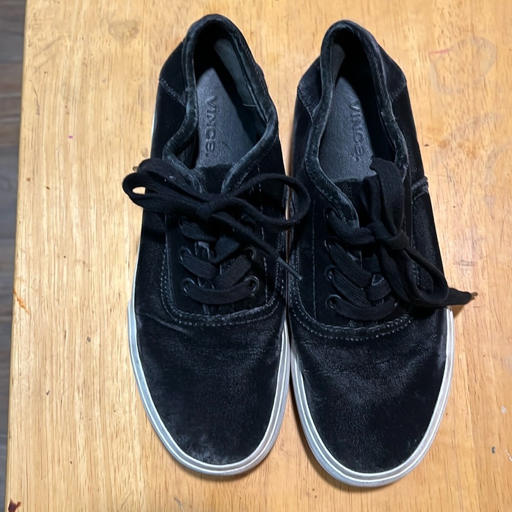 Vince faux velvet lace up sneaker size 6